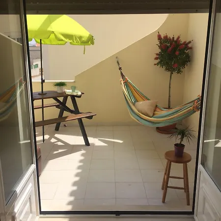 Pineapple Surf House アトウギア・ダ・バレイア