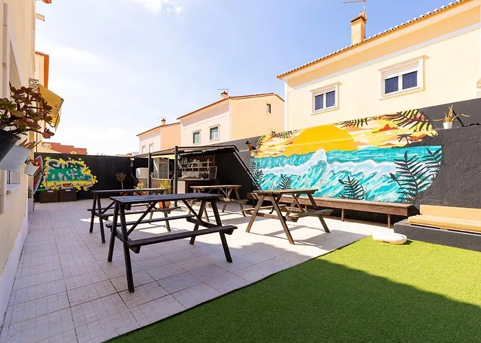 Pineapple Surf House Hostel