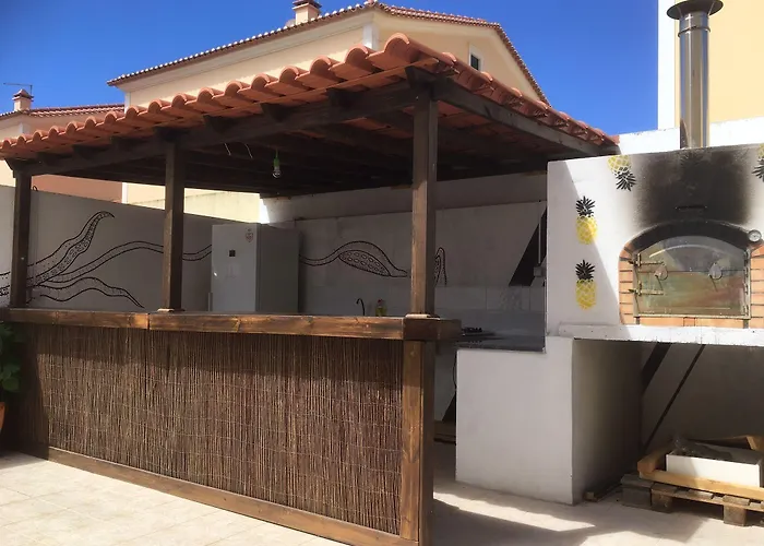 Pineapple Surf House Hostel Atouguia Da Baleia