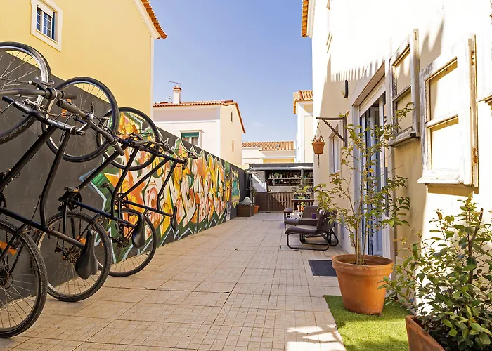 Pineapple Surf House Hostel