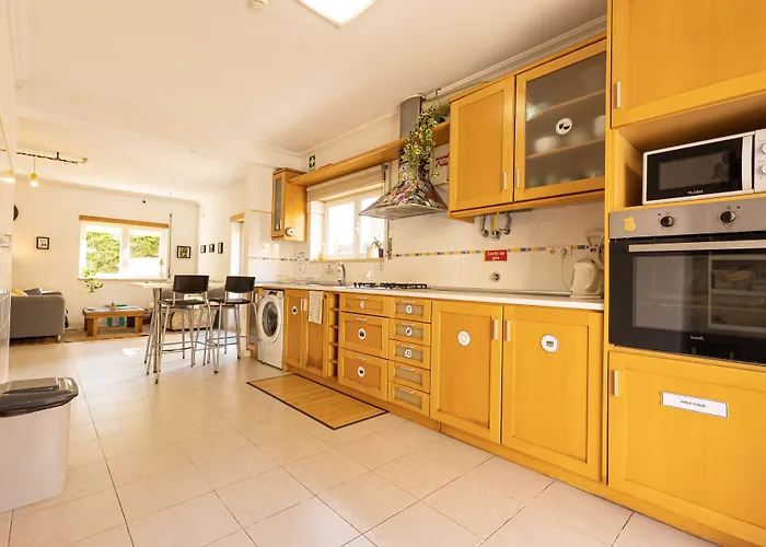 Hostel Pineapple Surf House Atouguia Da Baleia