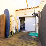 Vandrerhjem Pineapple Surf House