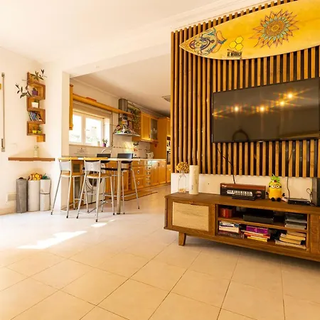 旅馆 Pineapple Surf House *