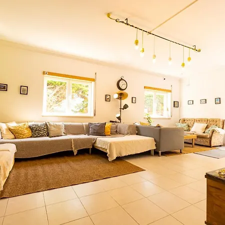 Pineapple Surf House * 阿通奎亚·达·巴利亚
