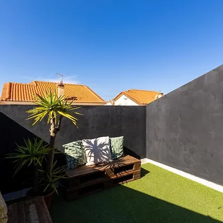 Pineapple Surf House אנטוגויה דה באלייה