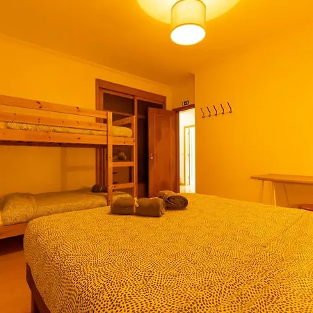 Pineapple Surf House * אנטוגויה דה באלייה