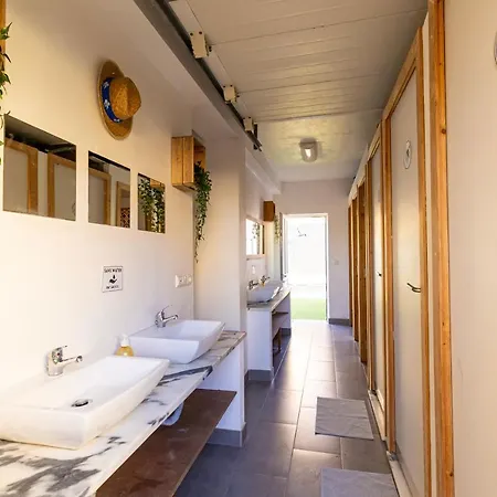 旅馆 Pineapple Surf House
