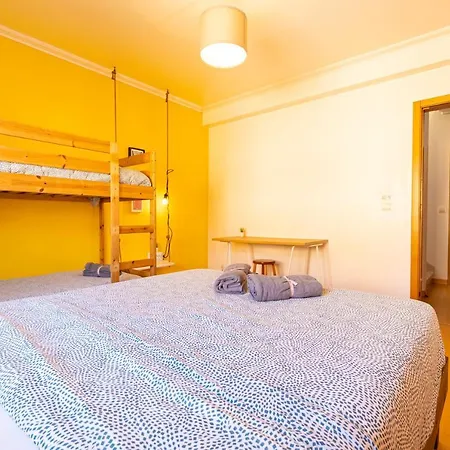 אכסניה Pineapple Surf House אנטוגויה דה באלייה