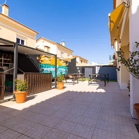 Pineapple Surf House Hostel