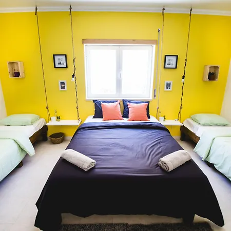 Pineapple Surf House Hostel Atouguia Da Baleia