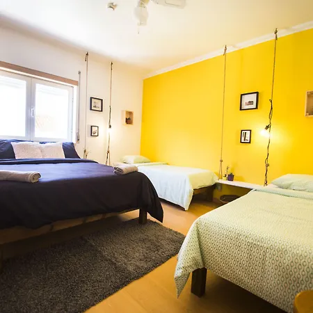 Pineapple Surf House *