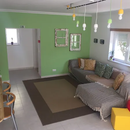 Pineapple Surf House * אנטוגויה דה באלייה