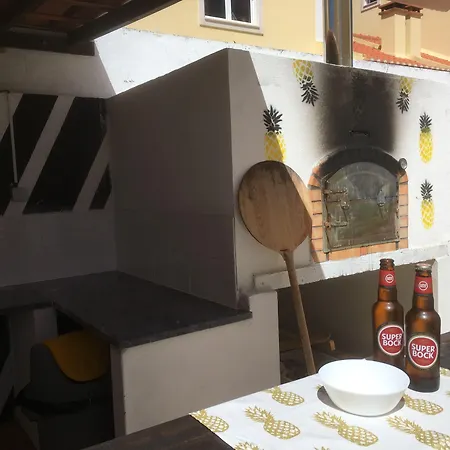 Pineapple Surf House * אנטוגויה דה באלייה