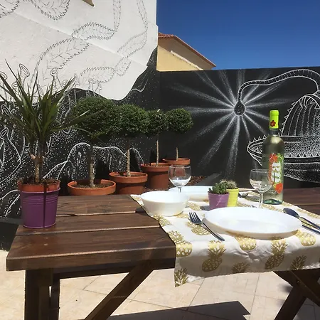 אכסניה Pineapple Surf House אנטוגויה דה באלייה