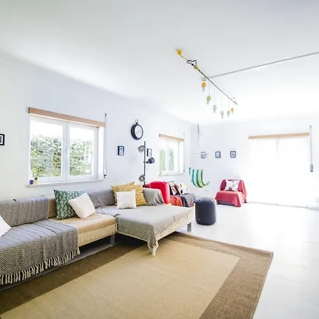 Pineapple Surf House *