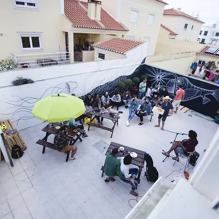 Pineapple Surf House * אנטוגויה דה באלייה