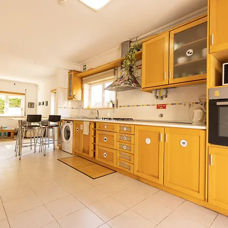 אכסניה Pineapple Surf House אנטוגויה דה באלייה