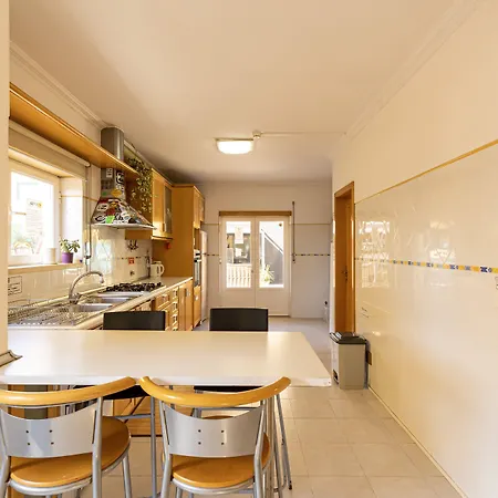 Pineapple Surf House אכסניה