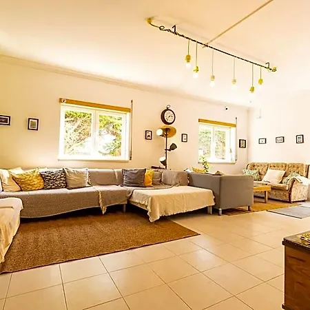 Hostel Pineapple Surf House Atouguia Da Baleia