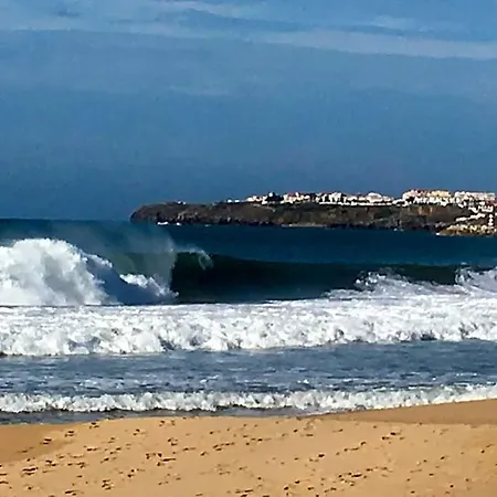 Hostel Pineapple Surf House Atouguia Da Baleia