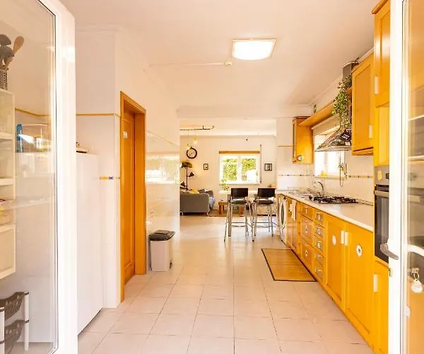 ホステル Pineapple Surf House *