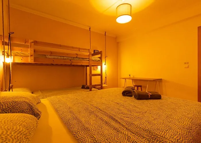 Pineapple Surf House Atouguia da Baleia