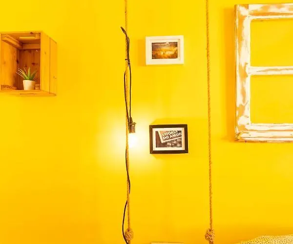 Pineapple Surf House アトウギア・ダ・バレイア