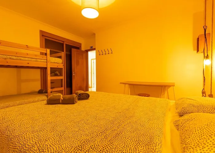 Pineapple Surf House Atouguia da Baleia