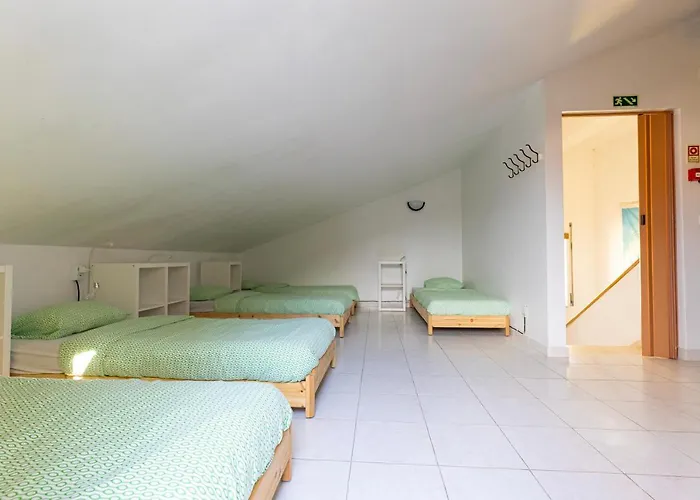 Hostel Pineapple Surf House Atouguia da Baleia