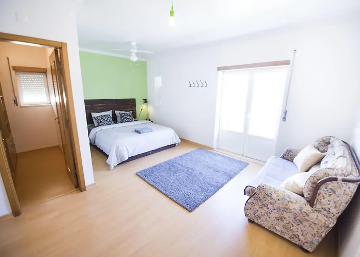 ホステル Pineapple Surf House