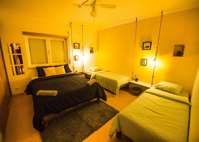 Pineapple Surf House Hostel *