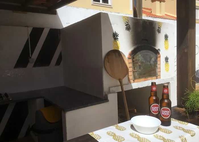 Pineapple Surf House * アトウギア・ダ・バレイア