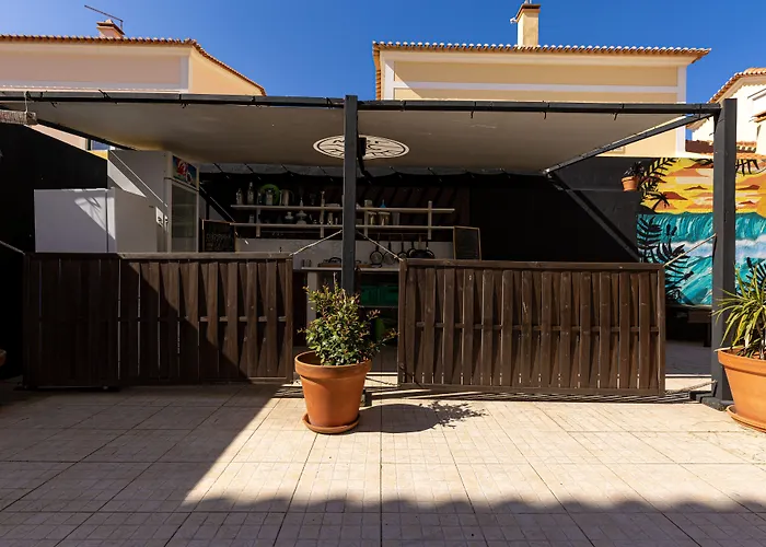 Hostel Pineapple Surf House Atouguia da Baleia