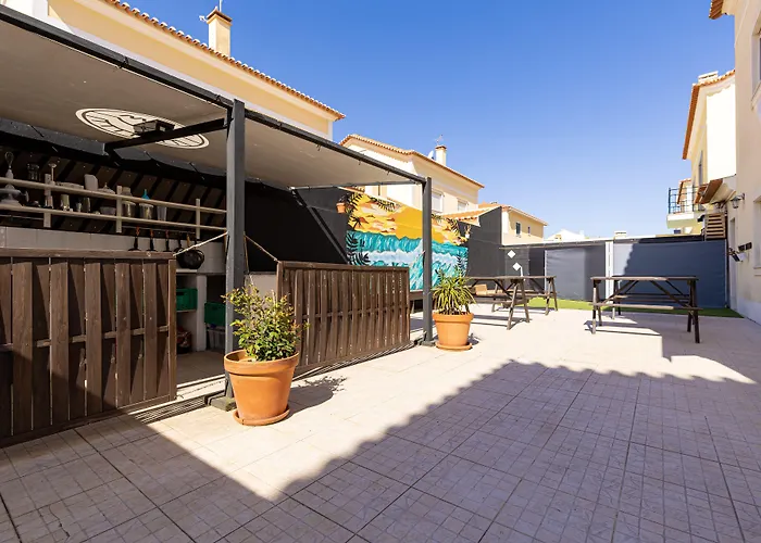 Pineapple Surf House * Atouguia da Baleia