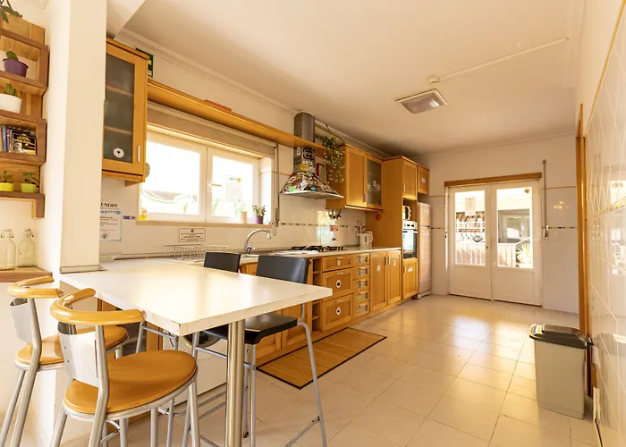 Pineapple Surf House Hostel *