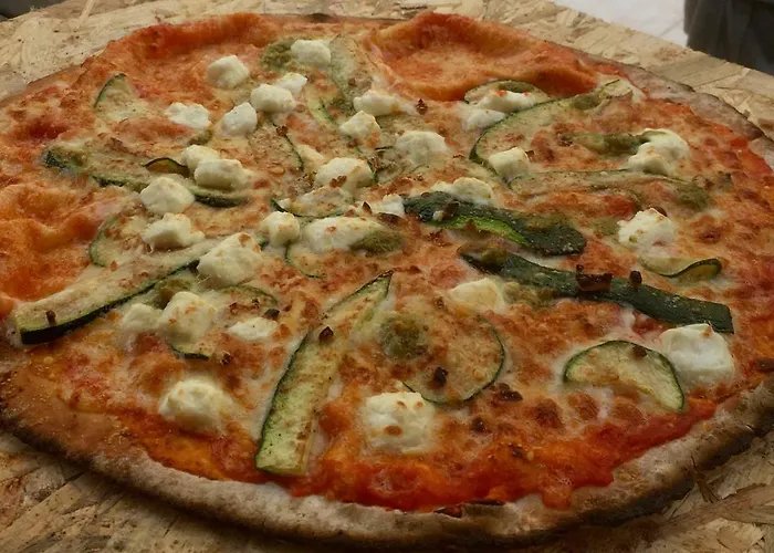 Pineapple Surf House ホステル